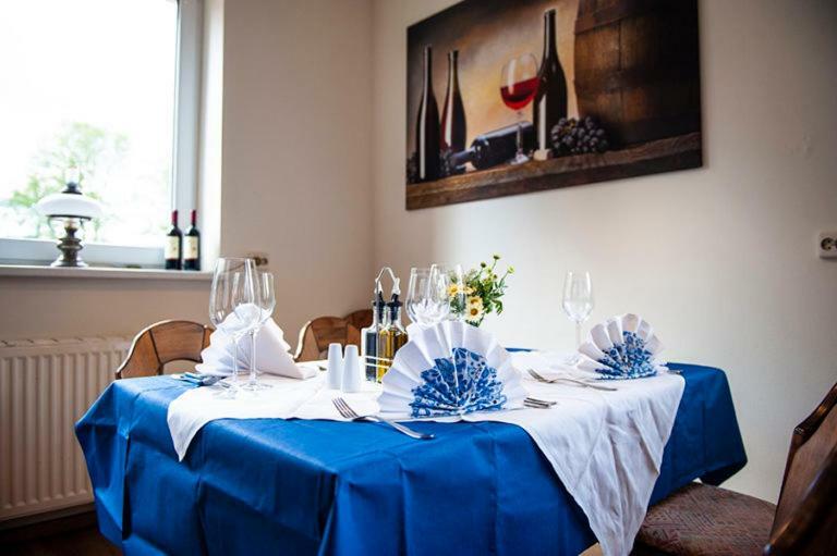 Hôtel Gasthaus Zum Seestern à Ravensbruck Extérieur photo
